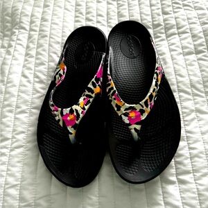 OOFOS Black and White Cheetah print with Pink flowers